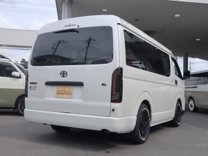 ハイエースワゴンGL　4WD【MOBY DICK　BELUGA】