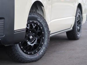 ハイエースバンDX　4WD　ディーゼル　丸目