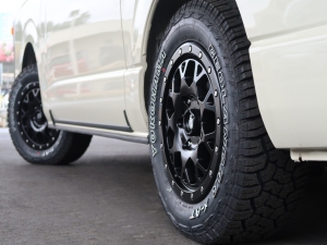 ハイエースバンDX　4WD　ディーゼル　丸目