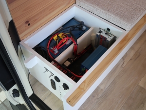 ハイエースバンDX　4WD　ディーゼル　丸目