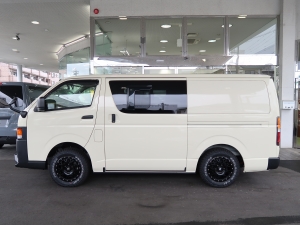 ハイエースバンDX　4WD　ディーゼル　丸目