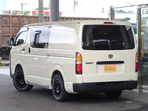 ハイエースバンDX　4WD　ディーゼル　丸目