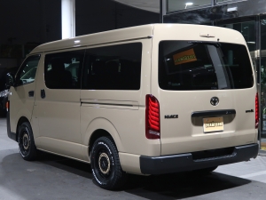 ハイエースバン新車　丸目ハイエース