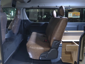 ハイエースバン新車　丸目ハイエース