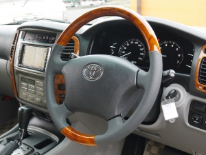 ランクル１００5速オートマ車　丸目　ベージュ