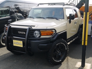ＦＪクルーザー新車並行車　逆輸入左ハンドル　ベージュ
