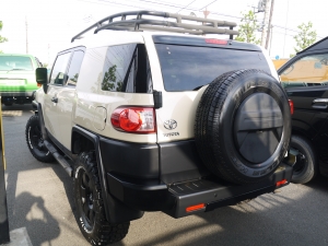 ＦＪクルーザー新車並行車　逆輸入左ハンドル　ベージュ