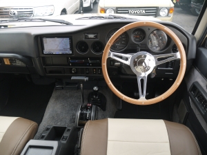 ランクル６０オートマ車　ベージュ　角目　ロールーフ　ノーマル車高