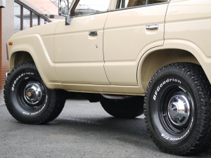 ランクル６０オートマ車　ベージュ　角目　ロールーフ　ノーマル車高