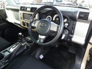 ＦＪクルーザーベージュ　1オーナー車　2インチアップ