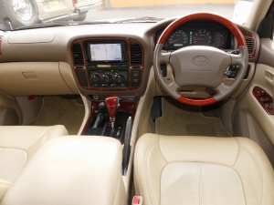 ランクル１００スーパーチャージャー　22インチホイール　ナビ