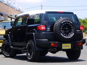 ＦＪクルーザーFJクルーザー　LINE-X施工　イクリプスＨＤＤナビ