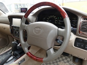 ランクル１００LX570仕様22インチ　LX仕様LEDテールなどカスタム済み　