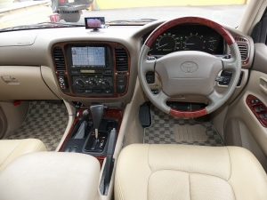 ランクル１００LX570仕様22インチ　LX仕様LEDテールなどカスタム済み　