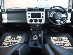 ＦＪクルーザー人気のアイスバーグホワイト　トレイルチーム仕様　1オーナー