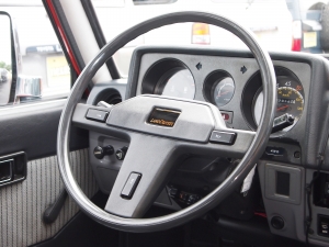 ランクル６０左ハンドル　実走行車　FJ60LG