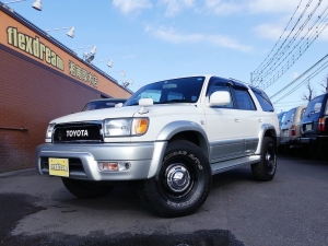 ハイラックスサーフ185サーフ　US仕様コーナー　TOYOTAグリル