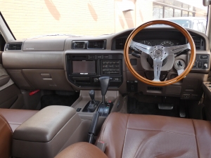 ランクル８０ランクル80　ブラックカスタム済み車　ＭＫＷアルミ