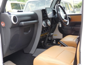 ＪＥＥＰラングラージープラングラーアンリミテッド　JK38L