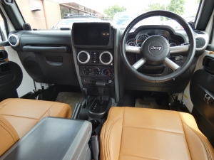 ＪＥＥＰラングラージープラングラーアンリミテッド　JK38L