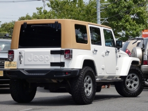 ＪＥＥＰラングラージープラングラーアンリミテッド　JK38L