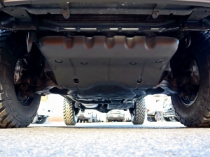 ハイラックスサーフアウトドア　キャンプ　車中泊　バンライフ　１BOX　ベッド　キャンピングカー