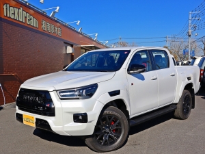 ハイラックスアウトドア　キャンプ　車中泊　バンライフ　１BOX　ベッド　キャンピングカー