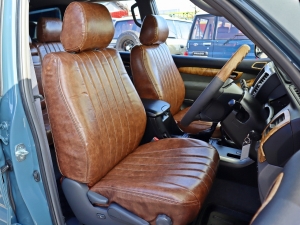 ランクルプラドアウトドア　キャンプ　車中泊　ベッド　キャンピングカー