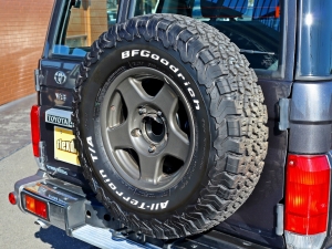 ランクル７０キャンプ　車中泊　アウトドア　レジャー　内装架装