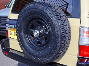 ランクルプラドアウトドア　キャンプ　車中泊　バンライフ　１BOX　ベッド　キャンピングカー