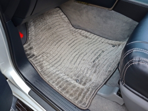 ランクル２００キャンプ　車中泊　アウトドア　レジャー　内装架装