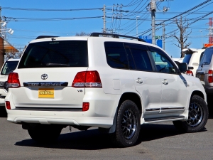 ランクル２００アウトドア　キャンプ　車中泊　ベッド　キャンピングカー