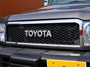 ランクル７０アウトドア　キャンプ　車中泊　バンライフ　１BOX　ベッド　キャンピングカー