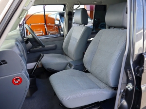 ランクル７０アウトドア　キャンプ　７０　再販　ＳＵＶ