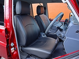 ランクル７０キャンプ　車中泊　アウトドア　レジャー　SUV