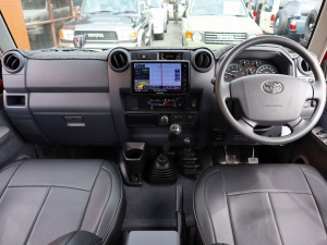 ランクル７０キャンプ　車中泊　アウトドア　レジャー　SUV