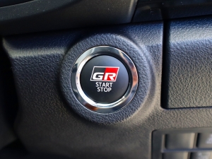 ハイラックスピックアップ　トラックアウトドア　GR　ハイラックス