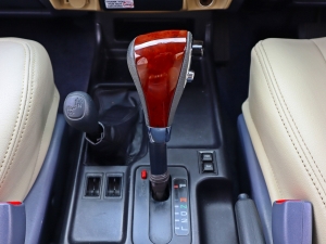 ランクルプラドアウトドア　キャンプ　車中泊　バンライフ　キャンピング