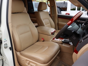 ランクル２００アウトドア　キャンプ　車中泊　ランクル　V8　