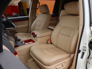 ランクル２００アウトドア　キャンプ　車中泊　ランクル　V8　