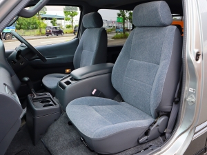 ハイエース100系アウトドア　キャンプ　車中泊　バンライフ　１BOX　ベッド　キャンピングカー
