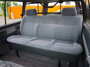 ハイエース100系アウトドア　キャンプ　車中泊　バンライフ　１BOX　ベッド　キャンピングカー