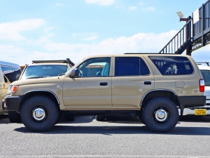 ハイラックスサーフサーフ　ハイラックス　SUV　四駆　４WD
