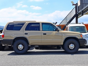 ハイラックスサーフサーフ　ハイラックス　SUV　四駆　４WD