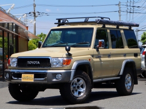 ランクル７０アウトドア　キャンプ　　ベッド　SUV　４WD