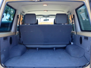 ランクル７０アウトドア　キャンプ　　ベッド　SUV　４WD