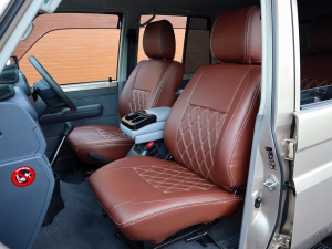 ランクル７０ランクル70　再販　MT　アウトドア　四駆　４WD