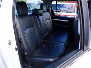 ハイラックスハイラックス　ピックアップ　ARB　ブルバー　ニトロチャージャー