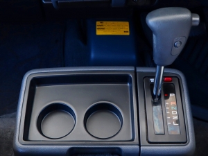 ハイエース100系後期型　最終型　車中泊　バンライフ　１BOX　ベッド　キャンピングカー