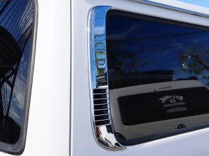 ハイエース100系後期型　最終型　車中泊　バンライフ　１BOX　ベッド　キャンピングカー